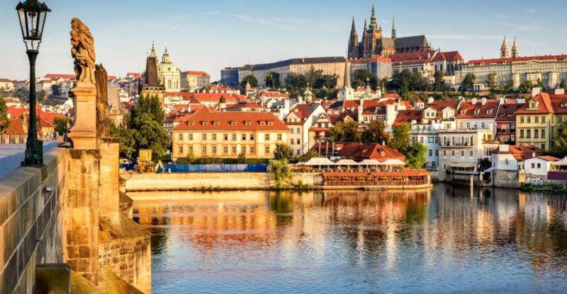 prague-castle-and-st-vitus-cathedral-private-walking-tour-2