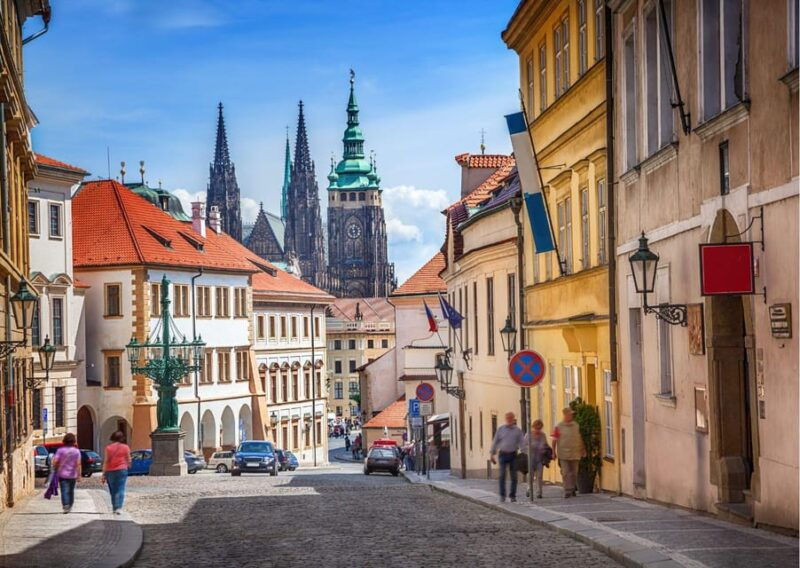 prague-castle-circuit-entry-tickets-with-audio-guide