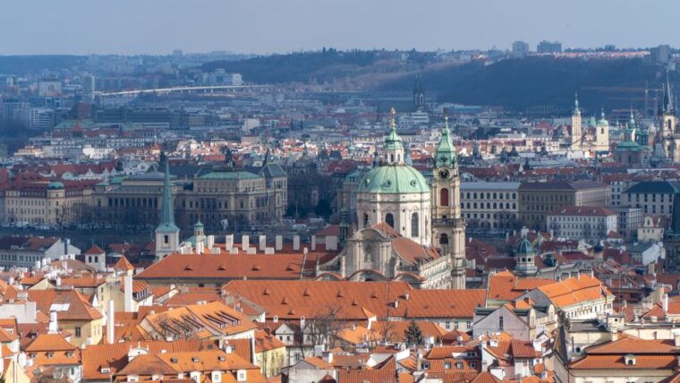 prague-castle-grounds-highlights-walking-tour-small-group