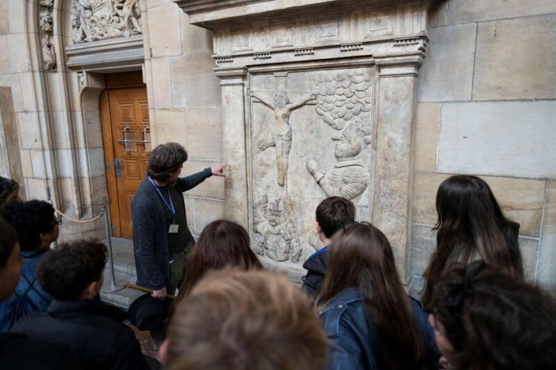 prague-castle-interiors-bus-tour-and-vltava-river-cruise