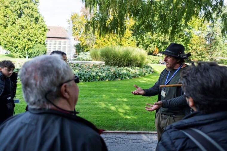 prague-castle-interiors-bus-tour-and-vltava-river-cruise