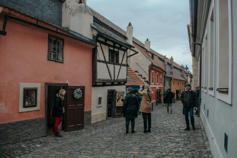 prague-castle-st-vitus-cathedral-royal-palace-st-georges-basilica