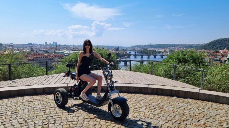 Prague: Castle Viewpoints & Charles Bridge Trike Tour - Key Points