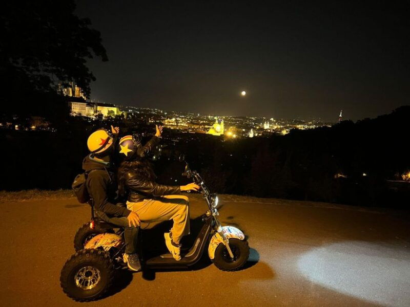prague-city-sightseeing-in-night-trike-tour