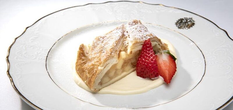 prague-city-tour-and-luxury-dinner-with-live-mozart-music