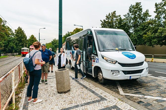 prague-combo-castle-guided-tour-bus-and-free-boat