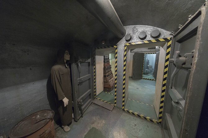 prague-communism-and-nuclear-bunker-tour