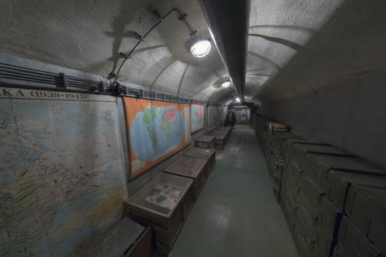 prague-communism-history-and-nuclear-bunker-guided-tour