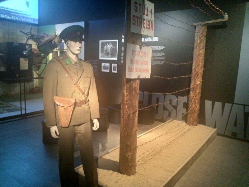 prague-communism-tour-museum-visit