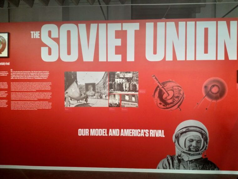 prague-communism-tour-museum-visit