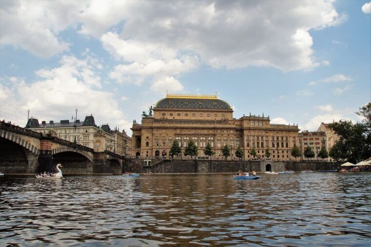 prague-complete-tour-in-spanish-lunch-tickets