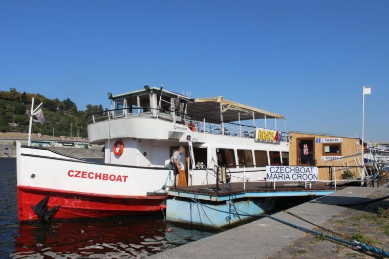 prague-cruise-1-hour-on-the-river-vltava