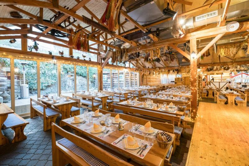 prague-dinner-with-folk-show-and-open-bar