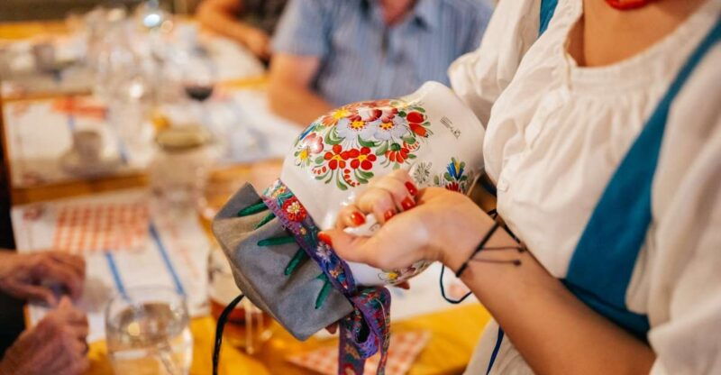 prague-dinner-with-folk-show-and-open-bar