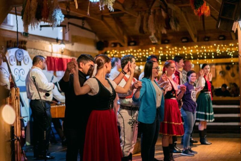 prague-evening-folklore-garden-party-with-traditional-menu