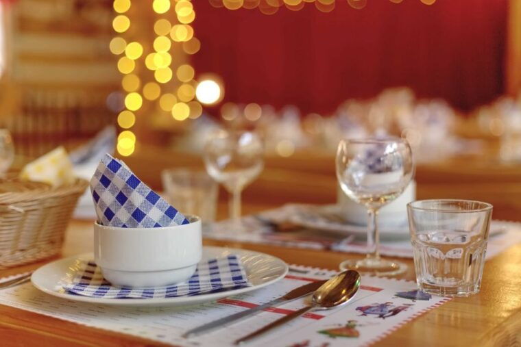 prague-evening-folklore-garden-party-with-traditional-menu