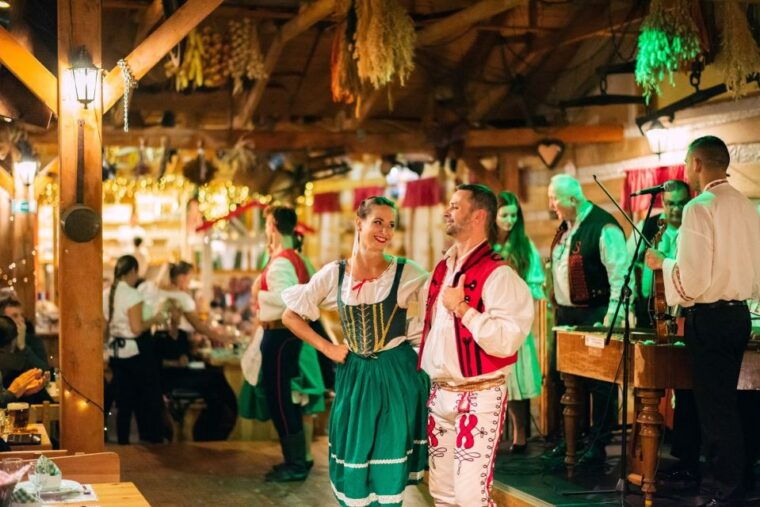 prague-evening-folklore-garden-party-with-traditional-menu