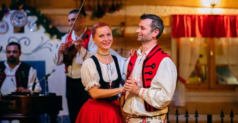 prague-folk-dancing-dinner-experience