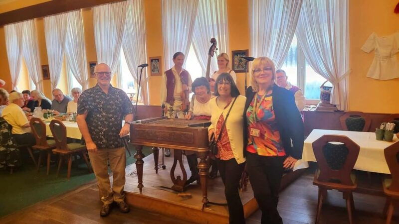 prague-folklore-show-with-dinner-and-prague-by-night-tour