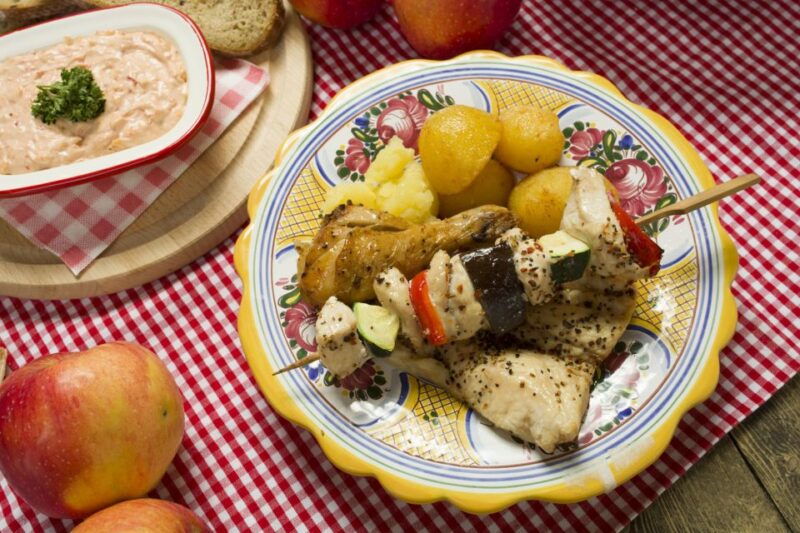 prague-folkloric-dinner-show-with-unlimited-drinks