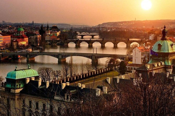 prague-full-day-vip-experience-private-guide-car-lunch-boat