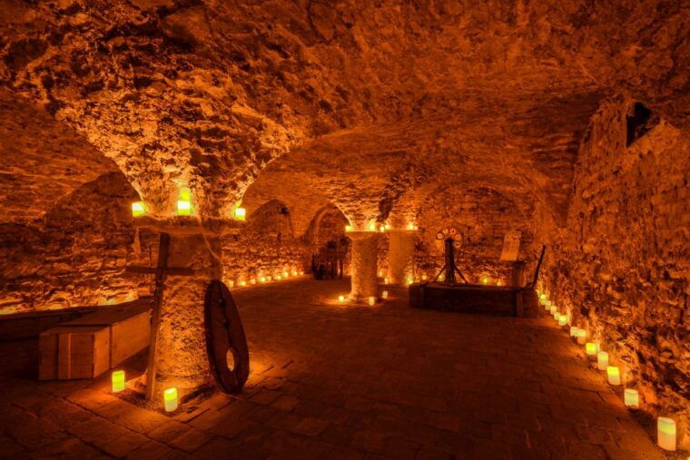 prague-ghosts-legends-medieval-underground-dungeon-tour