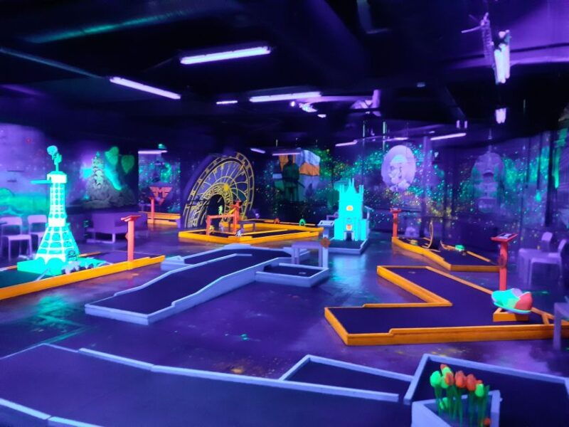 prague-glow-golf-mini-golf-game-by-uv-light