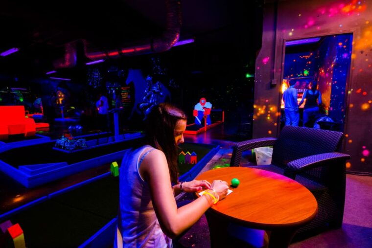 prague-glow-golf-mini-golf-game-by-uv-light