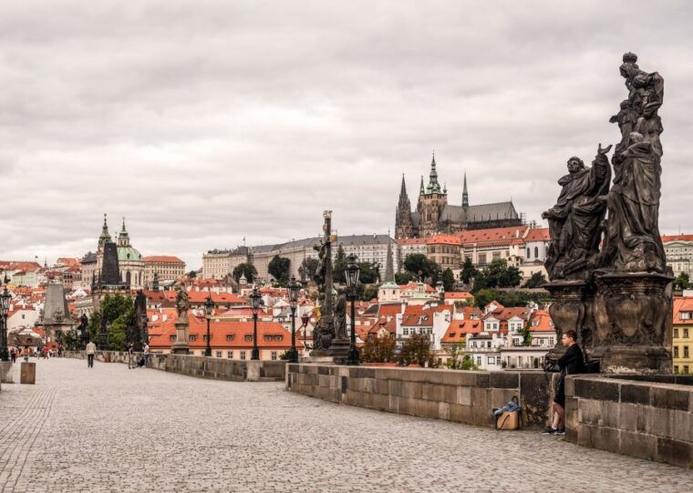 prague-grand-2-hour-25-hour-exterior-walking-tour-2