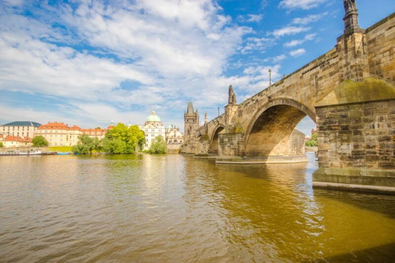 prague-guided-bus-walking-tour-with-river-cruise-lunch