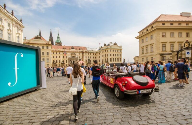 prague-guided-bus-walking-tour-with-river-cruise-lunch