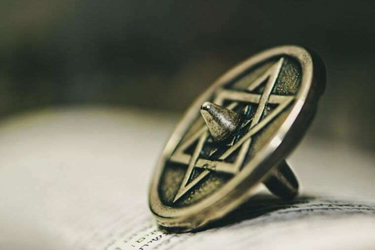 prague-guided-tour-inside-the-jewish-cemetery-synagogues