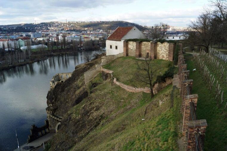 prague-guided-tour-to-the-historic-fortress-of-vysehrad