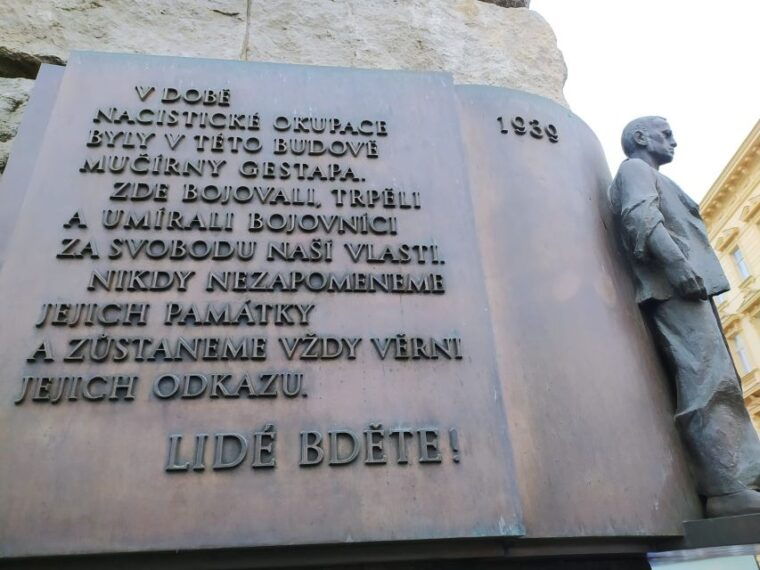 prague-historical-walking-tour-with-focus-on-world-war-2