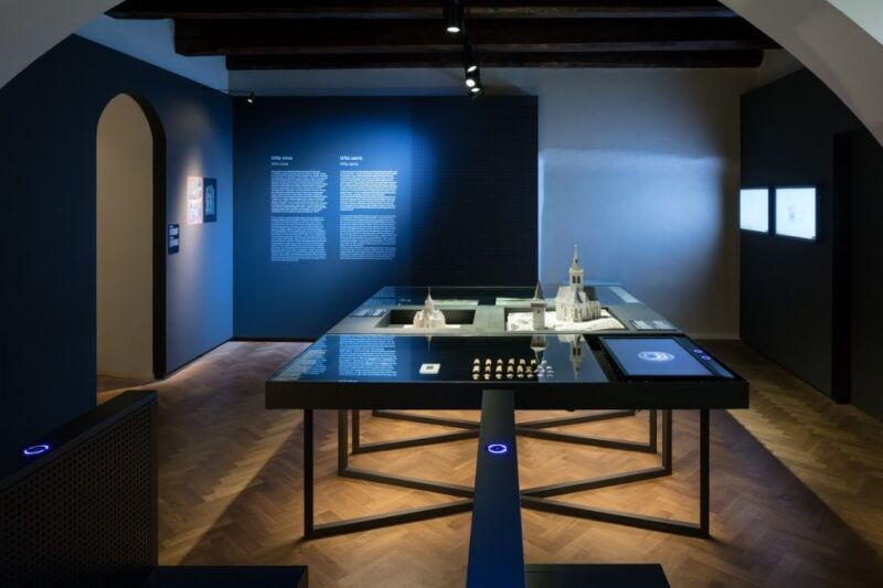 prague-house-at-the-golden-ring-entry-ticket