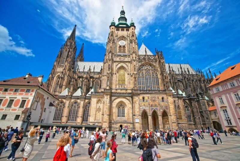 prague-hradcany-castle-st-vitus-cathedral-tour-with-tickets