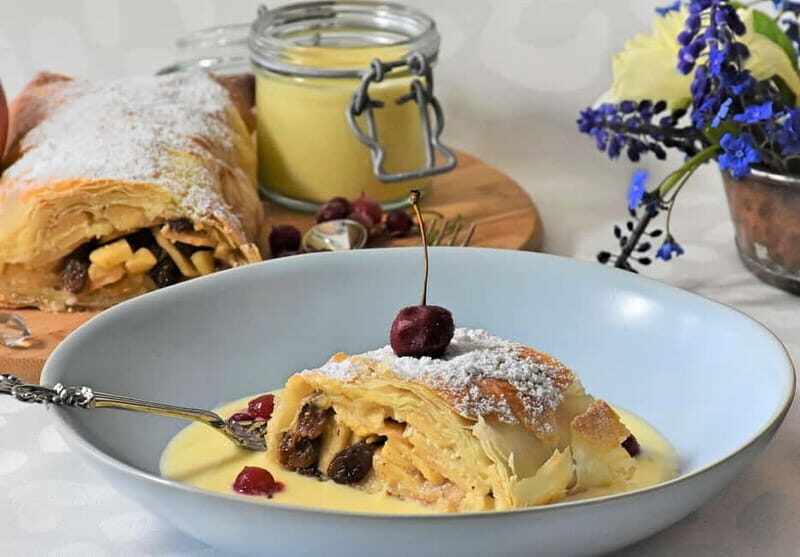 Prague: Iconic cafés early bird morning food tour. - Key Points