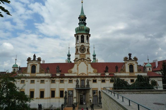 prague-in-one-day-by-a-car-excellent-opportunity-to-see-all-the-sights