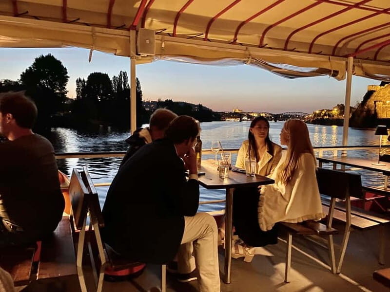 Prague: Jazz Boat Café: 1 hour city center jazz cruise - FAQ