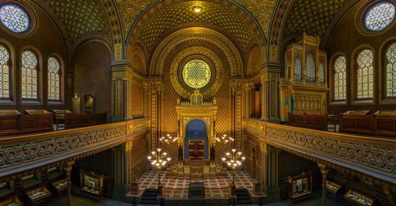 prague-jewish-quarter-tour-in-french-with-monuments-entrance