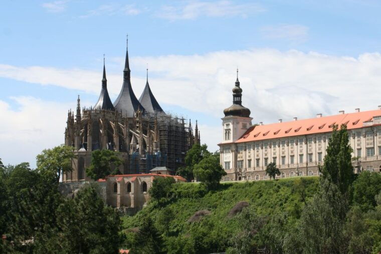 prague-kutna-hora-st-barbaras-cathedral-and-bone-church
