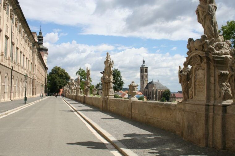 prague-kutna-hora-st-barbaras-cathedral-and-bone-church