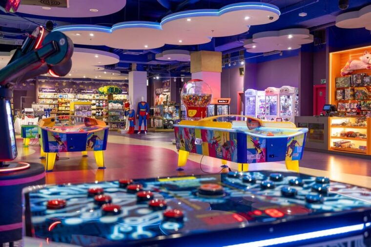 prague-mirror-maze-entry-family-ticket