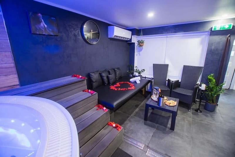 Prague: Modern Private Spa with Jacuzzi and Sauna - Who Is This Experience Best For?
