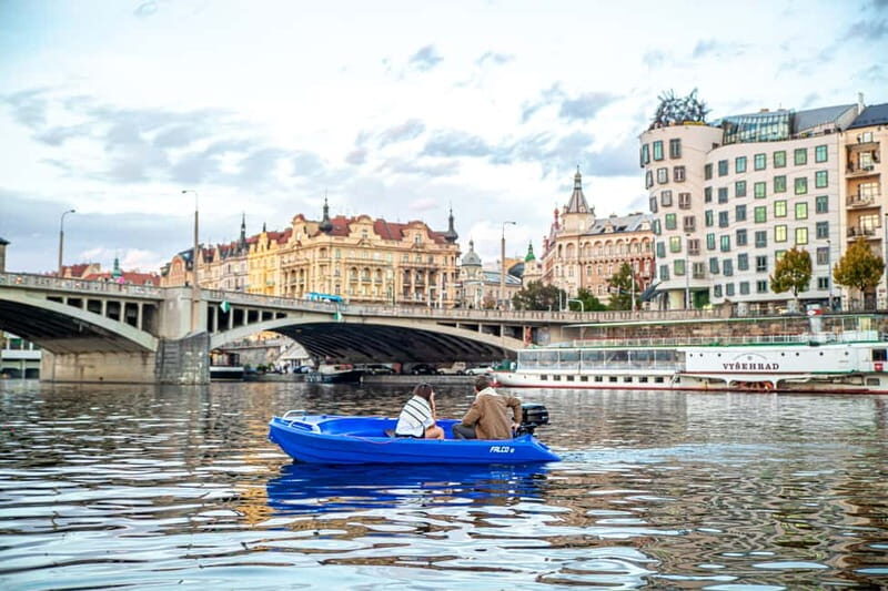 Prague: Motorboat Rental without Licence - An In-Depth Look at the Motorboat Experience