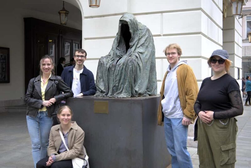 Prague: Mozart, Dvorak, Czech Folk Tour with the guitarist - FAQ