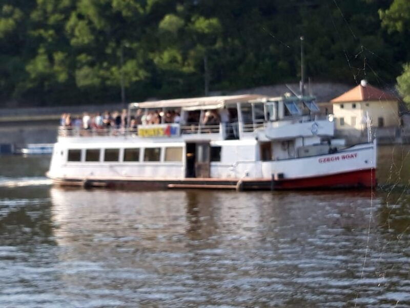 prague-new-years-eve-cruise-through-midnight