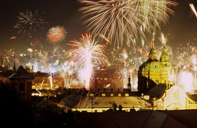 prague-new-years-eve-pub-crawl-karlovy-lazne-club-entry