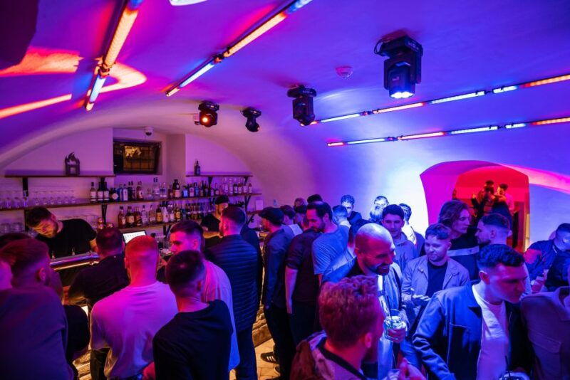 prague-new-years-eve-pub-crawl-shots-bar-club-entry