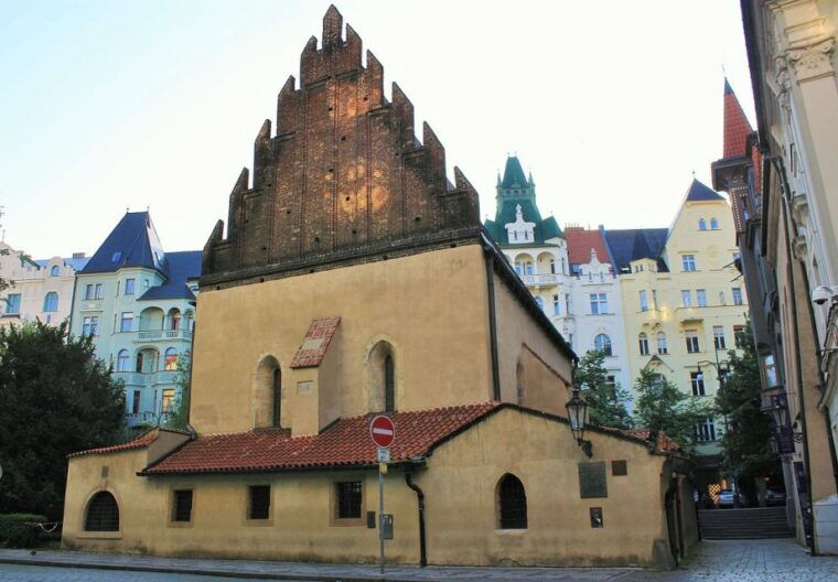 prague-old-new-and-jewish-towns-guided-walking-tour